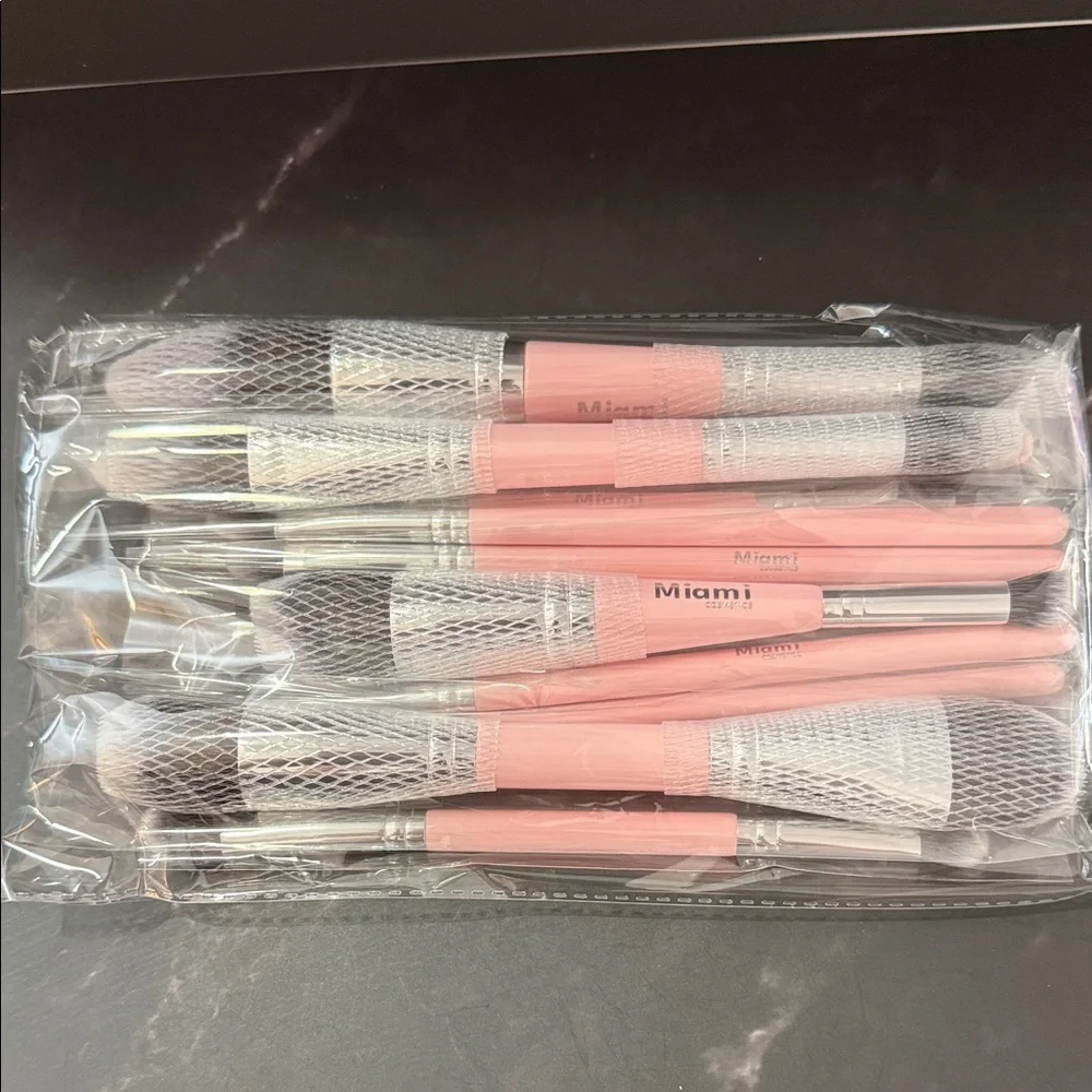 Miami Cosmetics Makeup 12 Piece Brush Set